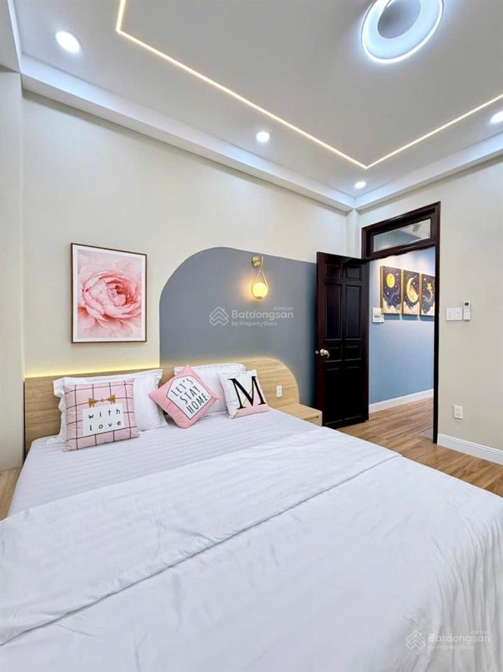 Bán nhà phú nhuận hxh 60m2 4 tầng 4 pn sát mt đẹp ll khu pxl cô giang gấp bán 9.5 tỷ.