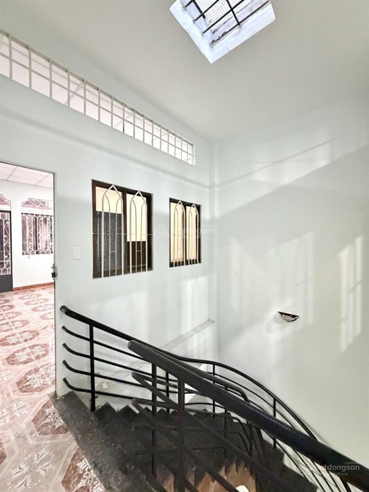 Bán nhà quận 3 hxh 70m2 3 tầng ngang 4m 5 pn sát mt lê văn sỹ gấp bán 8.4 tỷ