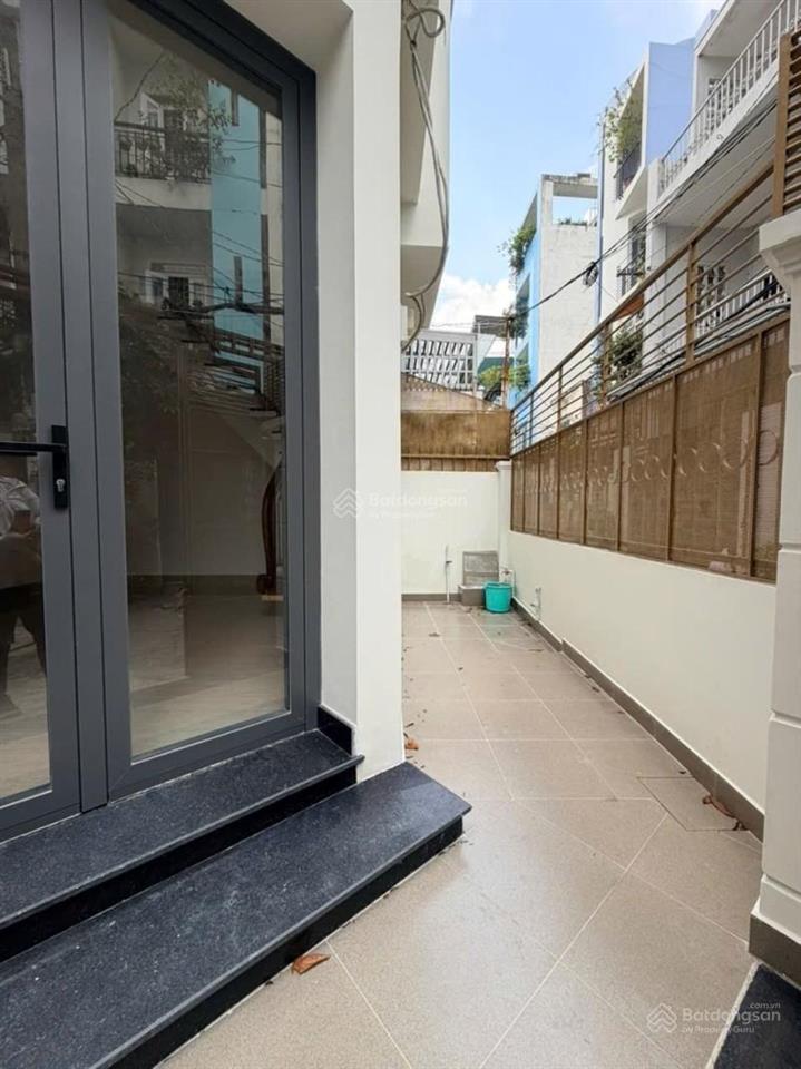 Bán nhà phú nhuận hẻm to thông 45m2 2 tầng ngang 4.5m 3 pn đẹp ll phan đình phùng gấp bán 5.8 tỷ