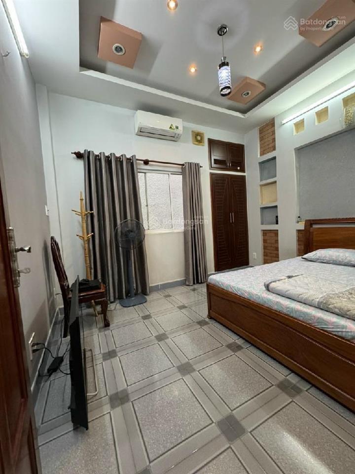 Hẻm xe tải sát mặt tiền, 4,2x14,5m, nhà 4 tầng cực đẹp, chủ xây dựng tâm huyết