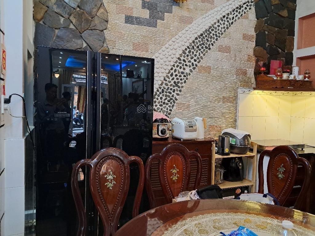 Hẻm xe tải sát mặt tiền, 4,2x14,5m, nhà 4 tầng cực đẹp, chủ xây dựng tâm huyết