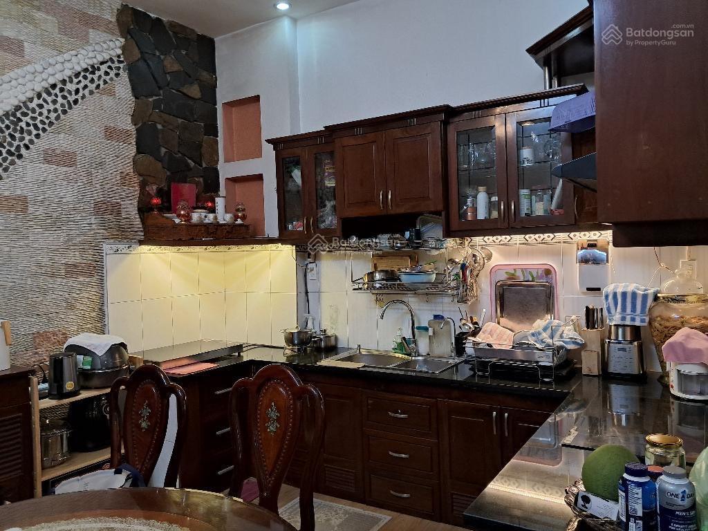 Hẻm xe tải sát mặt tiền, 4,2x14,5m, nhà 4 tầng cực đẹp, chủ xây dựng tâm huyết