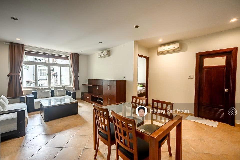 Siêu vị trí đường phan đăng lưu, 135m2, 4 tầng thang máy, sân rộng ô tô ngủ nhà, ngang 5m bề thế