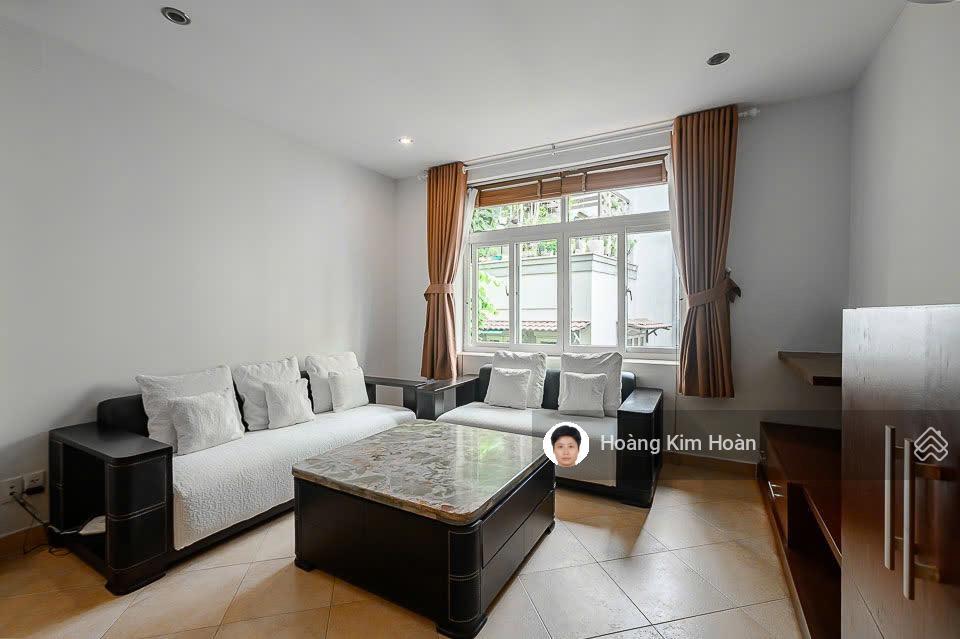 Siêu vị trí đường phan đăng lưu, 135m2, 4 tầng thang máy, sân rộng ô tô ngủ nhà, ngang 5m bề thế