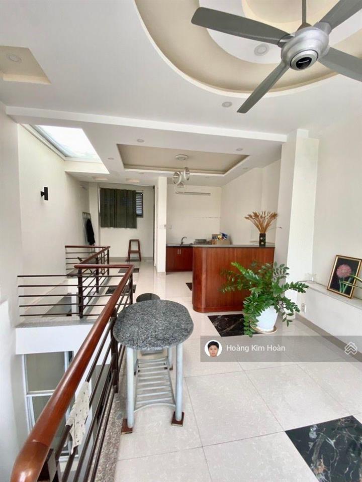 Siêu vị trí đường phan đăng lưu, 135m2, 4 tầng thang máy, sân rộng ô tô ngủ nhà, ngang 5m bề thế