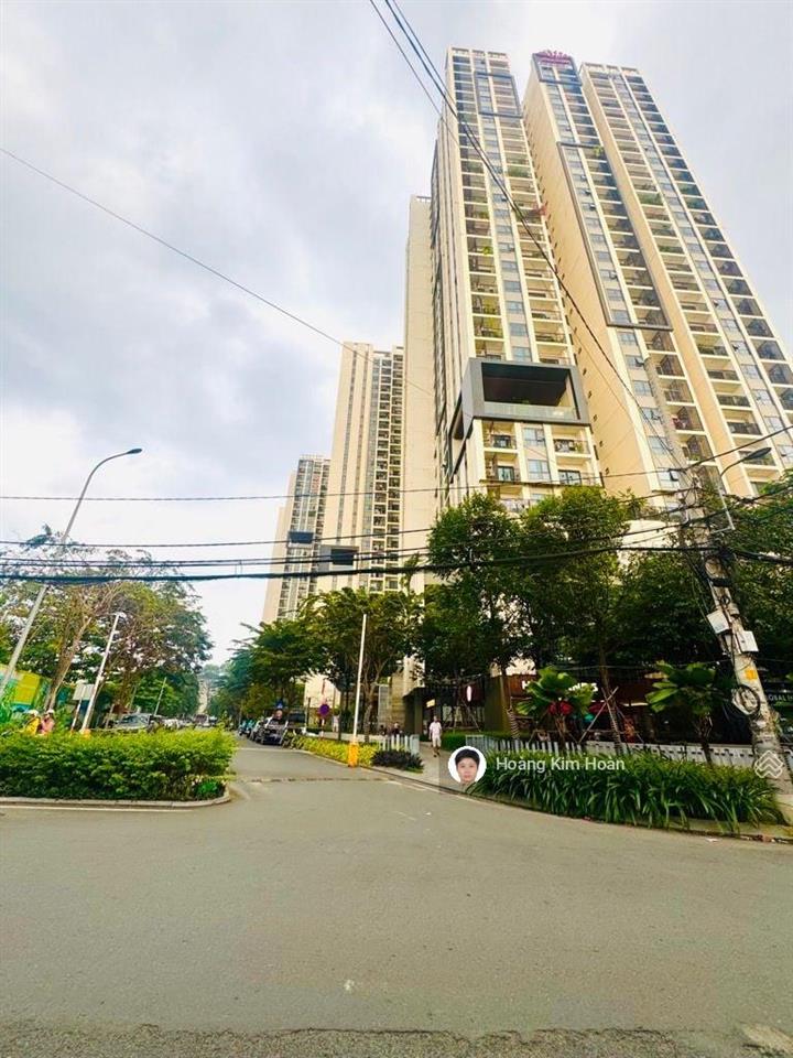 Vị trí cực hiếm, sau chung cư hà đô, đường rộng 12m, 8x16m, 4 tầng, hơn 10p chdv đang khai thác