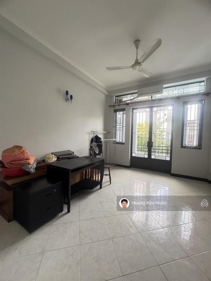 Vị trí cực hiếm, sau chung cư hà đô, đường rộng 12m, 8x16m, 4 tầng, hơn 10p chdv đang khai thác