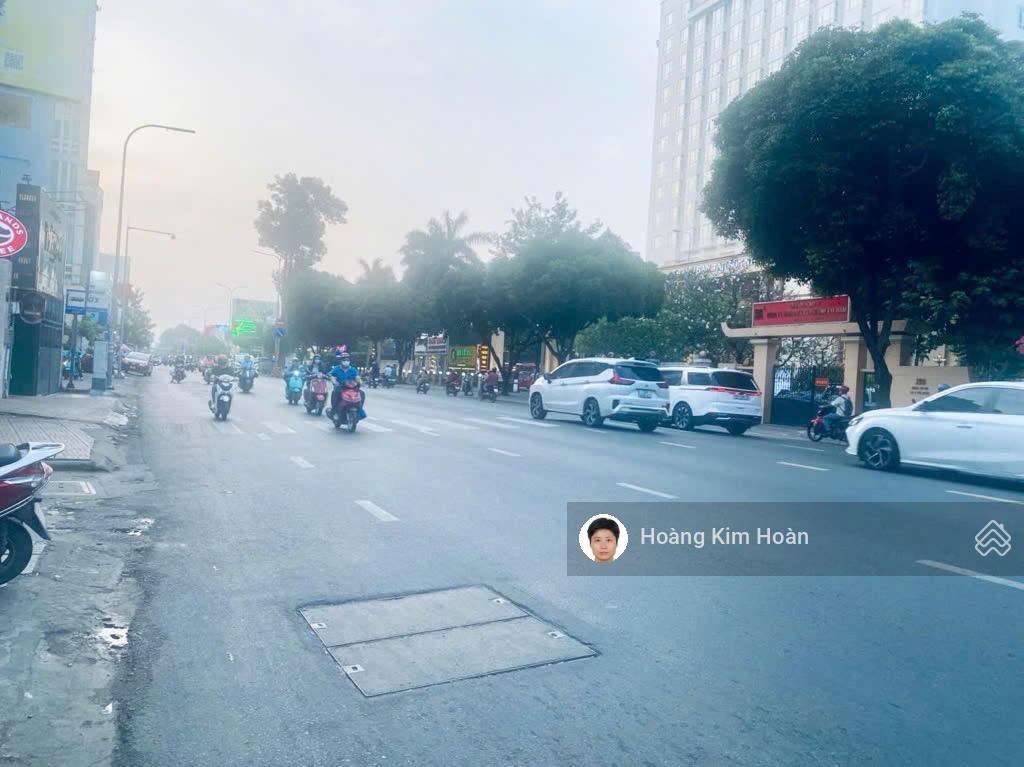 Siêu vị trí với bề ngang cực hiếm 10x15m, mặt tiền con đường thương hiệu kinh doanh cực đỉnh