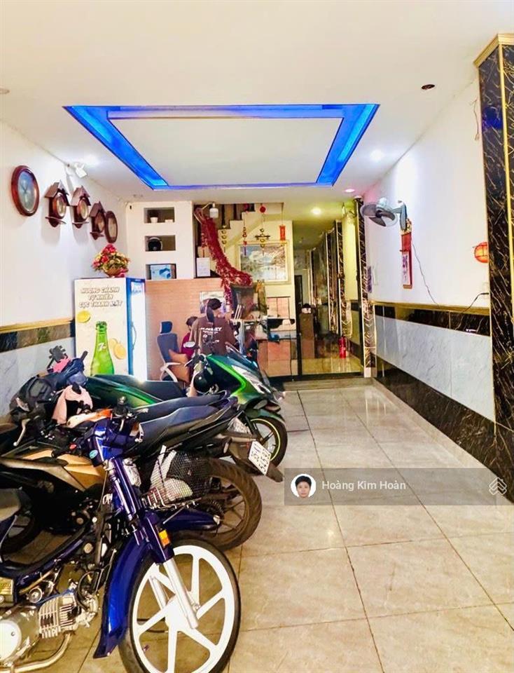 Khách sạn cao cấp 19pn/19wc, dòng tiền ~200 triệu/tháng, 100m2x5 tầng, khu đường hoa phan xích long