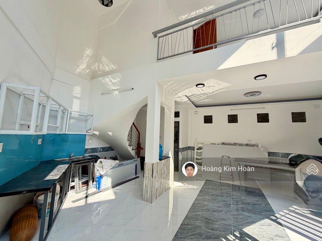 Ngang khủng hơn 6m, hẻm trước nhà 6m, vị trí cực đỉnh đường trương quốc dung, 5 tầng bề thế