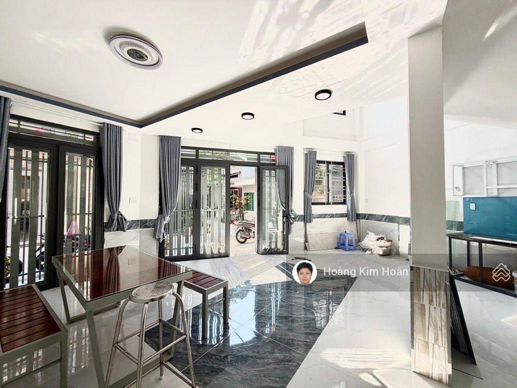 Ngang khủng hơn 6m, hẻm trước nhà 6m, vị trí cực đỉnh đường trương quốc dung, 5 tầng bề thế