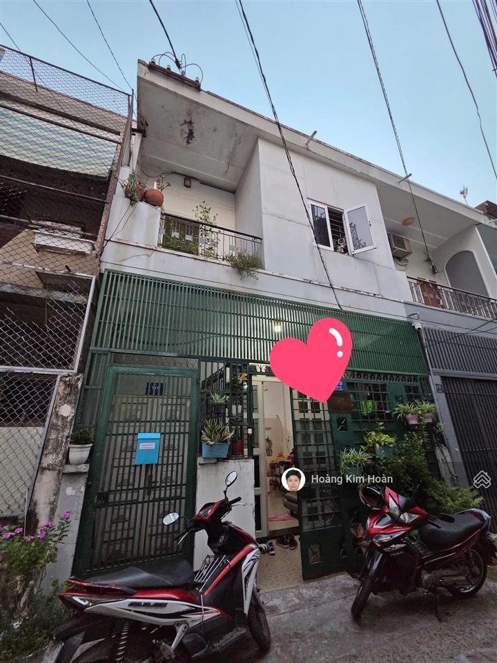 Nhà cũ tiện xây mới ô tô ngủ nhà, ngang khủng gần 6m, hxh chạy tung tăng giáp chợ bà chiểu, giáp q1