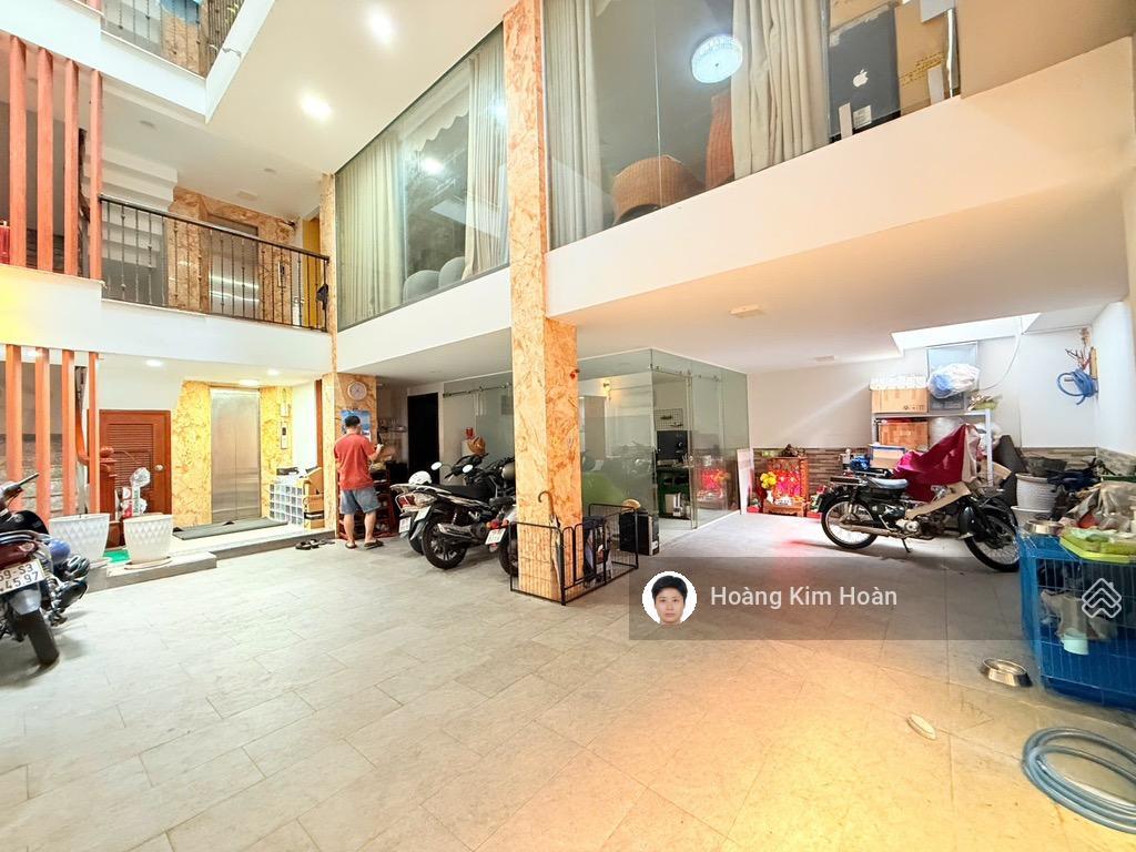 Giá tốt!! biệt thự phố 8,5x13m, hxh trải nhựa 6m, 6 tầng thang máy, sát mặt tiền trục phan đăng lưu