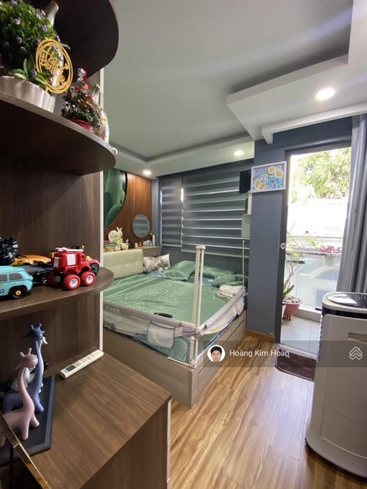 Nhà kts thiết kế, ngang khủng hơn 8m, 5 tầng bế thế với 9pn/5wc cách đường phan đình phùng chỉ 20m