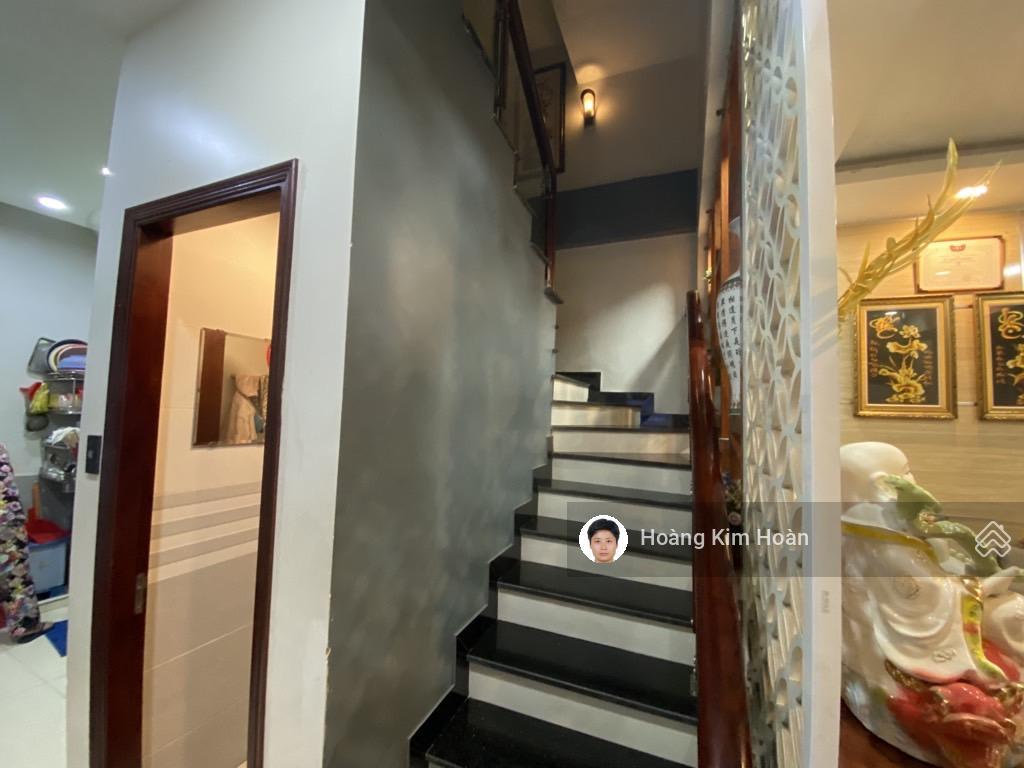 Nhà kts thiết kế, ngang khủng hơn 8m, 5 tầng bế thế với 9pn/5wc cách đường phan đình phùng chỉ 20m
