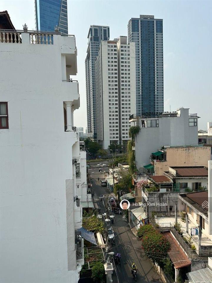 Nhà view landmark 81, vị trí kim cương giáp q1, 73m2, 6 tầng thang máy gồm 10 phòng chdv cao cấp