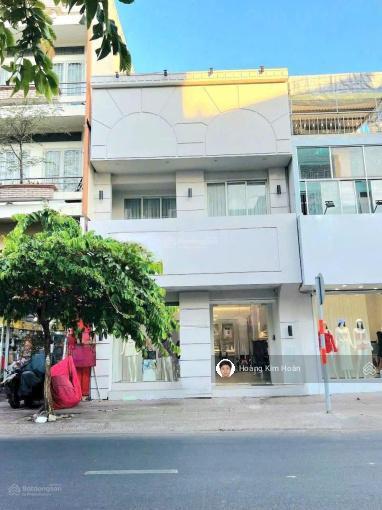 Mặt tiền góc phổ quangđào duy anh, ngang khủng 13m, biệt thự 3 tầng, khuôn đất vuông vức cực hiếm