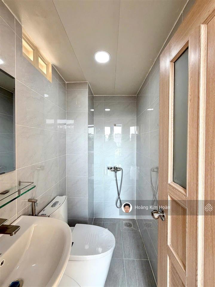Tòa chdv hơn 110m2 đất,5 tầng có thể lên tới 14 phòng, dòng tiền ~87tr/tháng, cách mặt tiền chỉ 10m