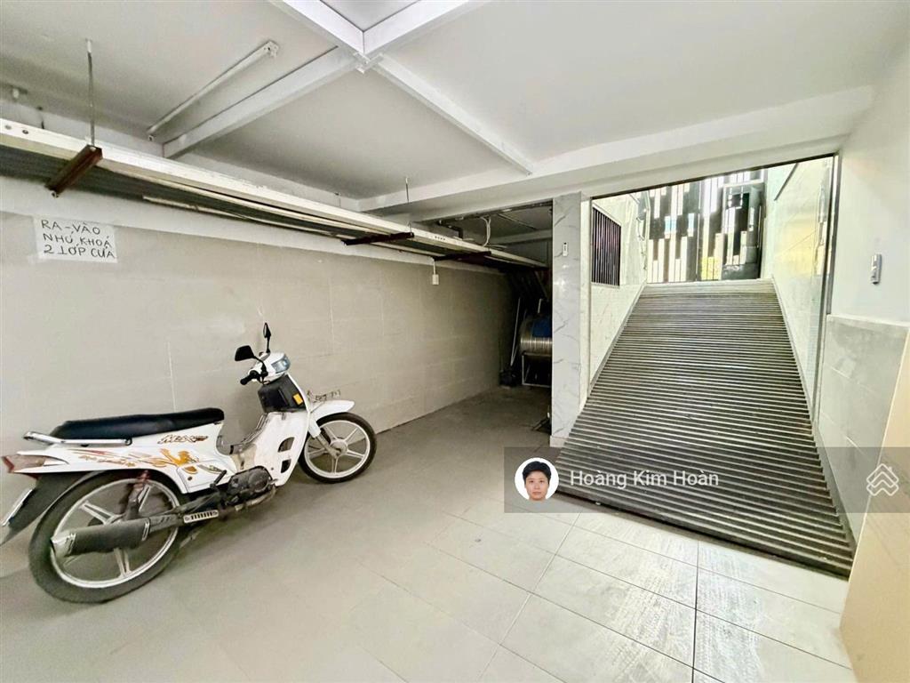 Chủ gấp bán! lô góc mặt tiền 7 tầng có hầm xe+thang máy sát trục phạm văn đồng, dòng tiền tốt