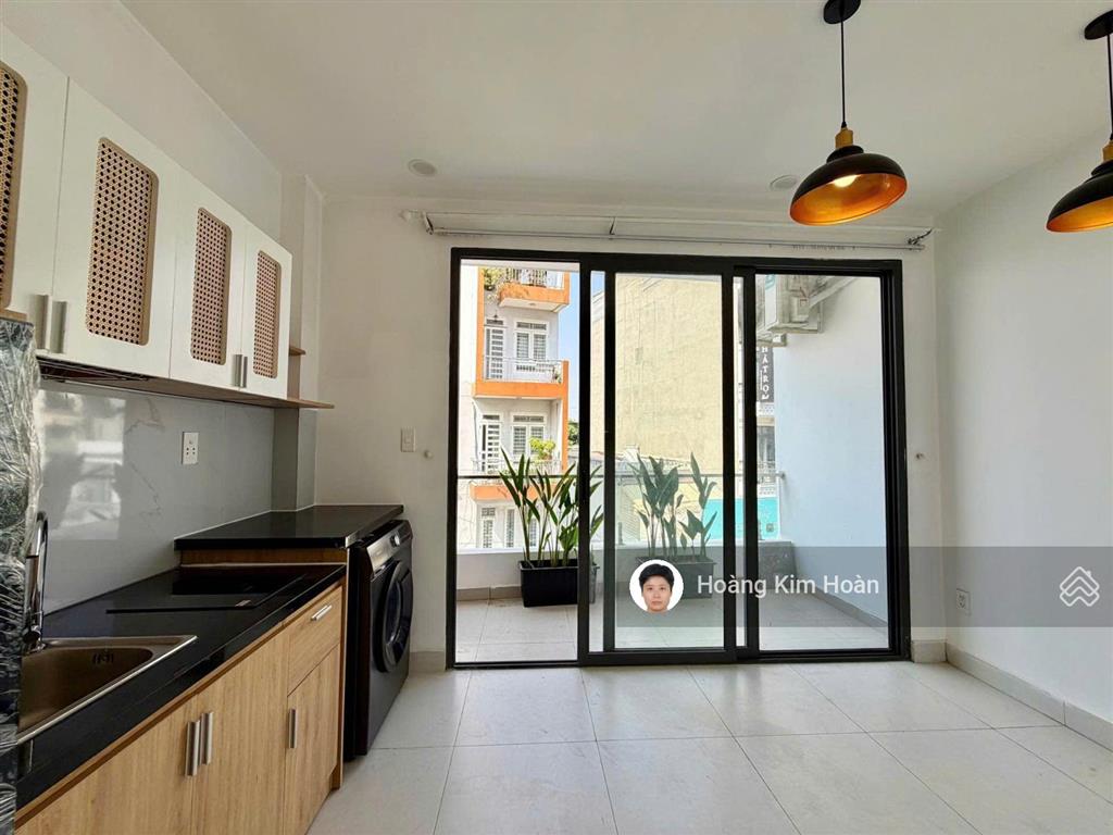 Chủ gấp bán! lô góc mặt tiền 7 tầng có hầm xe+thang máy sát trục phạm văn đồng, dòng tiền tốt