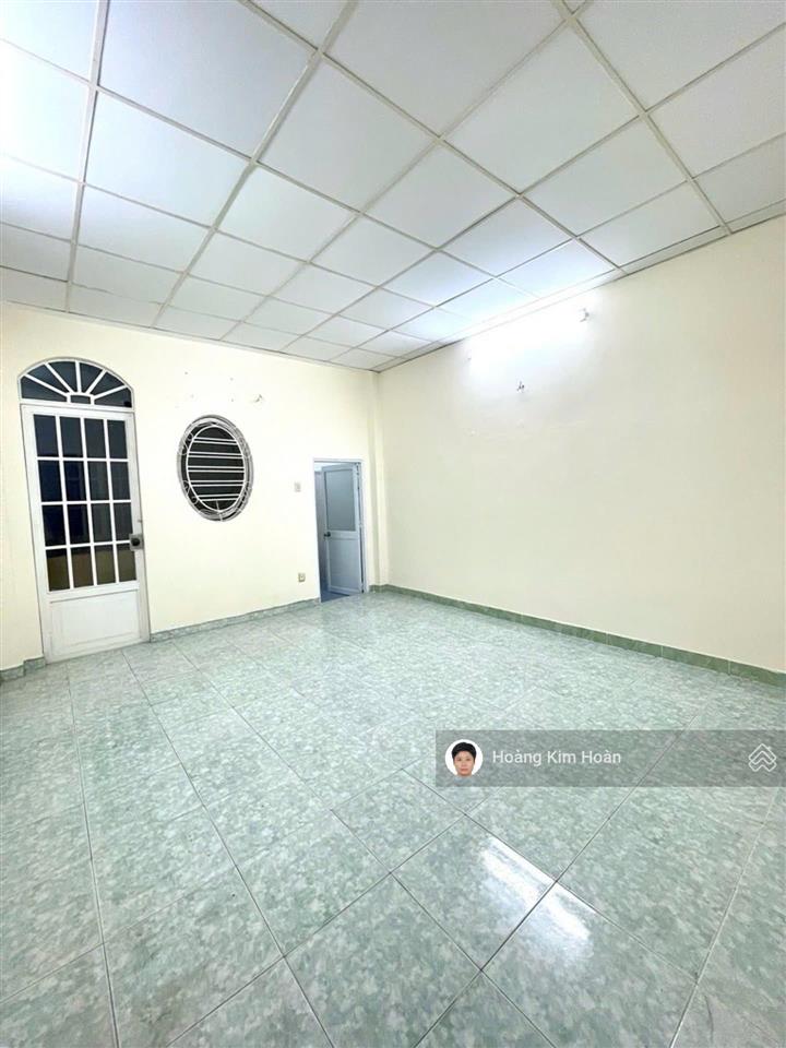 Giá tốt trong phân khúc!!! 4x19m, 3 tầng đúc, cách mặt tiền chỉ 10m, hẻm xe hơi vf3 đỗ cửa