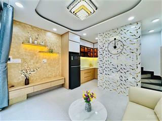 Hẻm xe hơi 1 căn ra mặt tiền, ngang 4m, 5 tầng bề thế với 4 phòng ngủ khép kín đầy đủ công năng