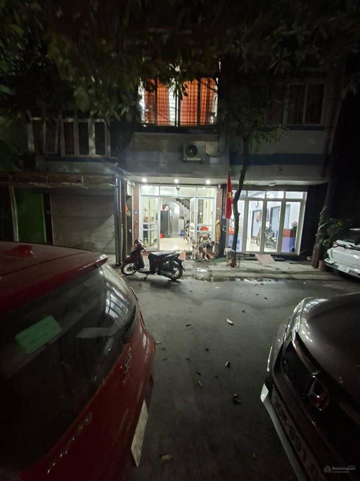 Bán mảnh đất vuông đẹp, mật ngõ ô tô tránh, vỉa hè, quận tây hồ cũ, 200m, mặt tiền 9m, giá 96 tỷ