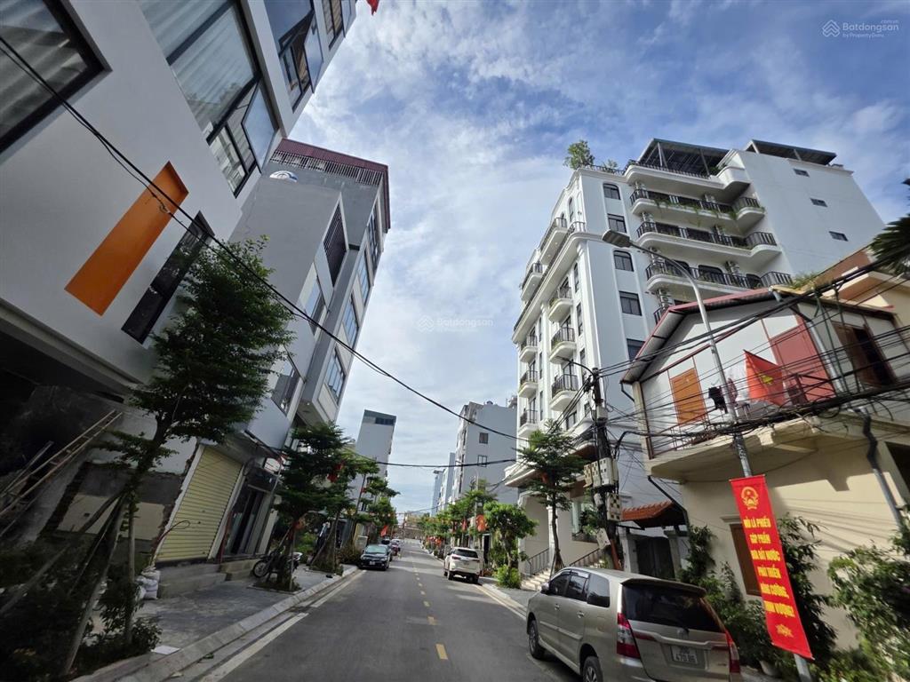 Bán tòa nhà 10 tầng, mặt ngõ to hơn mặt phố, 3 ô tô tránh, vỉa hè 410m, 205 tỷ