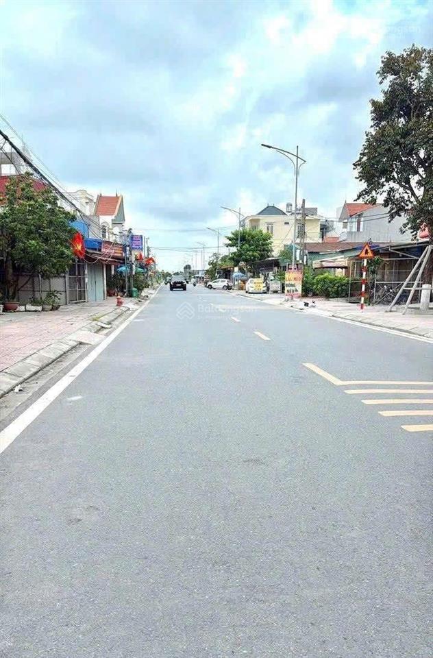 Mặt đường 361 lạng côn  đông phương  kiến thụy gần vinhomes, gần ga tàu