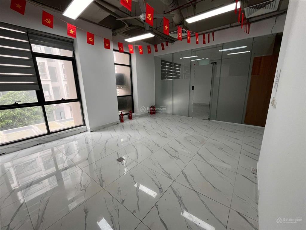 Vov mễ trì plaza nam từ liêm sàn văn phòng đẹp sổ đỏ lâu dài 190m2 nhỉnh 11 tỷ