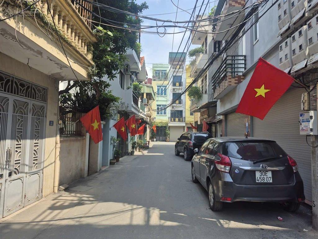 Bán nhà 5 tầng thang máy phân lô ô tô đỗ cửa tuyệt đẹp ngô quyền vạn phúc hà đông 33m 8.8 tỷ