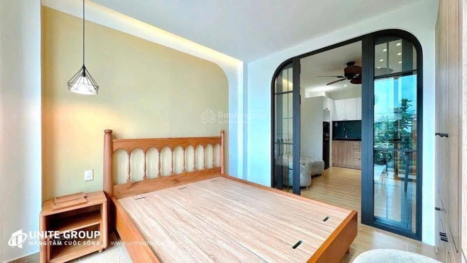 Căn hộ 1pn ban công full nt ở lý phục man q7 gần kcx, pmh, ecogreen, cầu tân thuận, lotte, tdtu