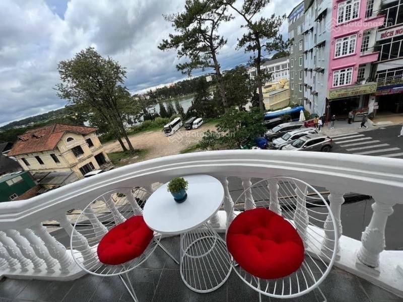 Khách sạn mặt tiền phan bội châu, p1, đà lạt rộng hơn 220m2, 6 tầng, 18 phòng kinh doanh, view hồ