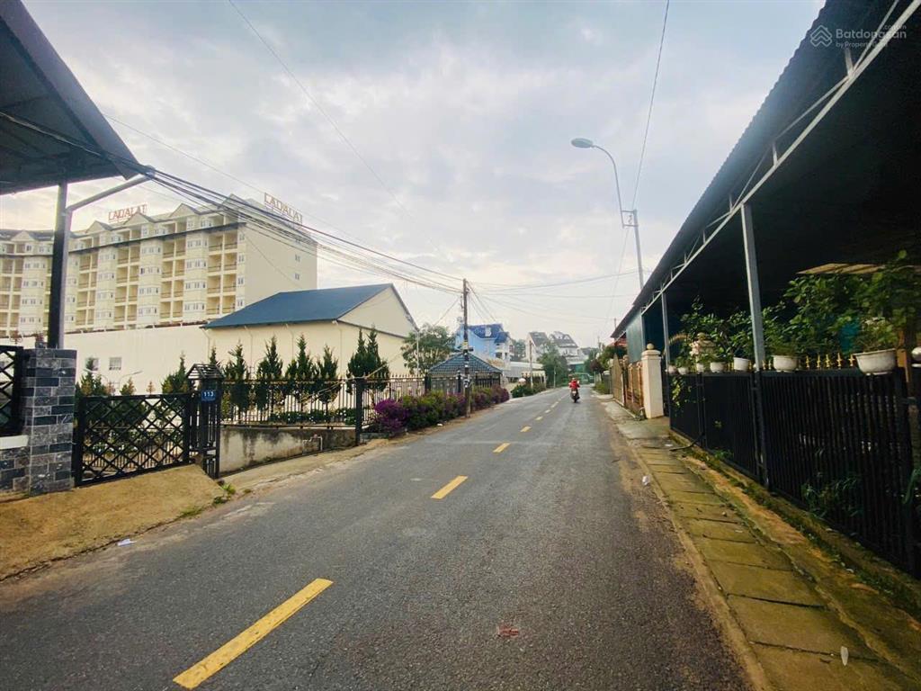 Đất đẹp mặt tiền p8 đà lạt rộng 1300m2 hơn 900m2 thổ cư cạnh khách sạn 5 sao ladalat chỉ 38tr/m2