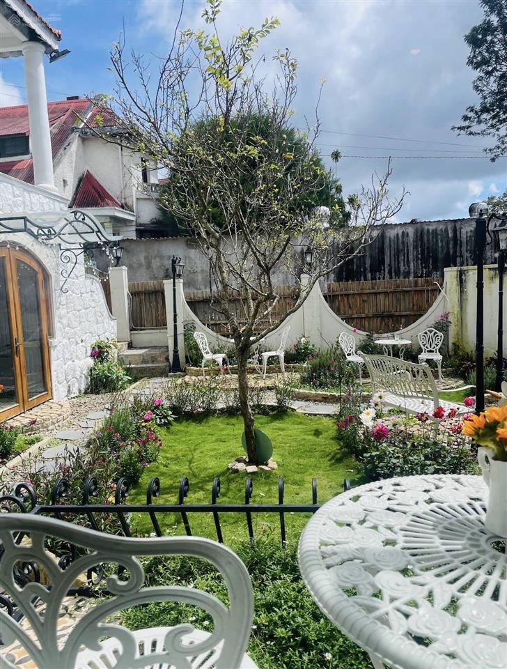 Bán biệt thự châu âu trung tâm đà lạt sân vườn chill hoàng diệu, 317m2, giá siêu hời 25 tỷ vnd