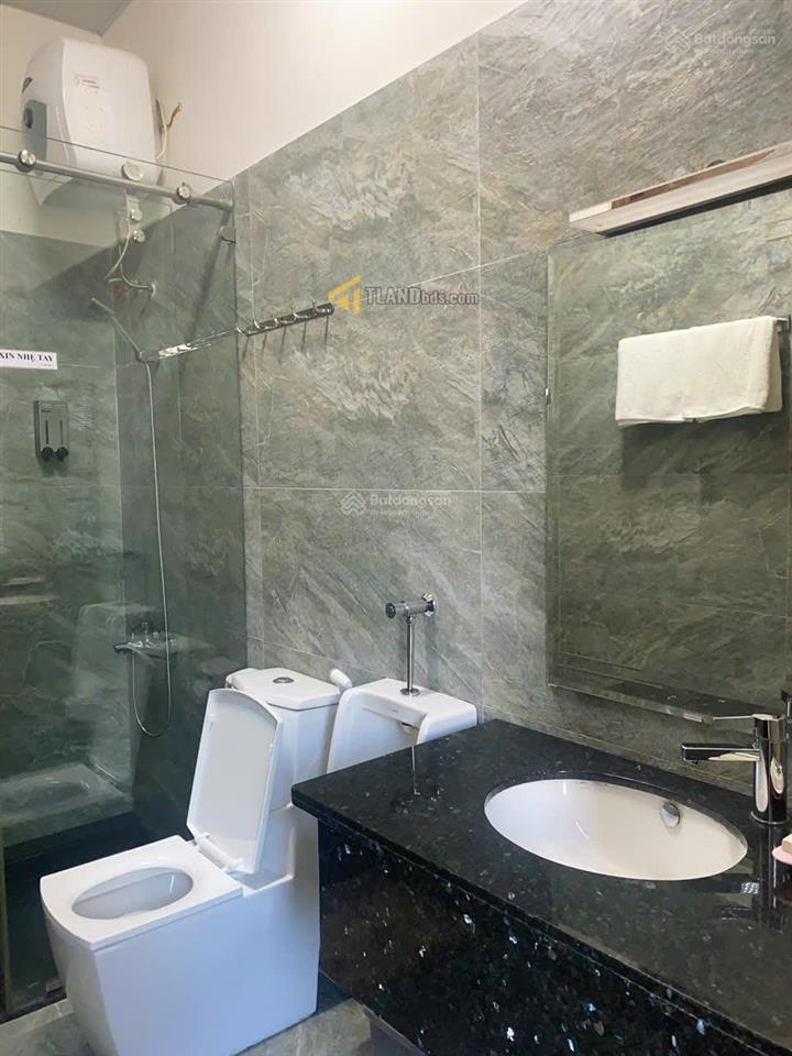Bán khách sạn mặt tiền chính yersin cách hồ xuân hương chỉ 3ph đi xe dòng tiền hơn 100 triệu/tháng