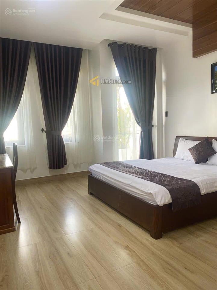 Bán khách sạn mặt tiền chính yersin cách hồ xuân hương chỉ 3ph đi xe dòng tiền hơn 100 triệu/tháng