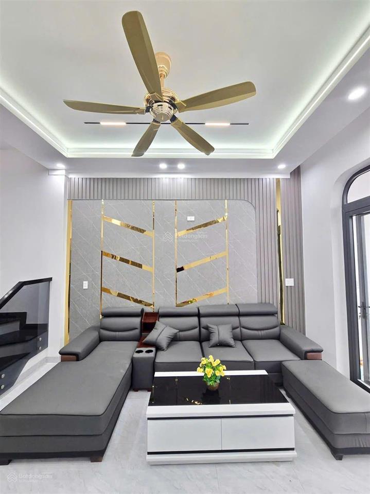 Thường xuyên đi công tác em bán lại căn nhà ngay cx đức hưng đ. đồng khởi 100m2 sổ riêng 650tr vô ở