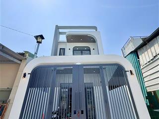 Thường xuyên đi công tác xa nên tôi cần bán lại căn nhà 100m2 sổ riêng gần cây xăng đức hưng