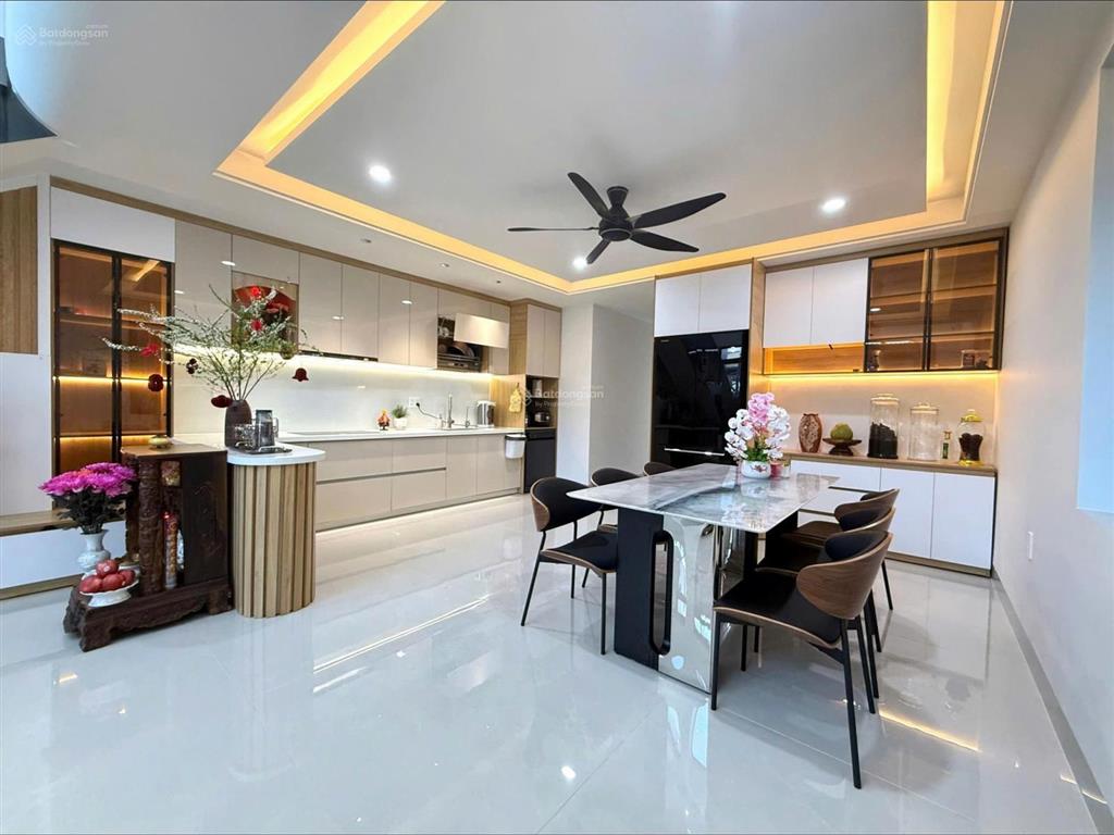 Xuất hiện căn nhà lửng 100m2 sổ riêng thổ cư ngay kdc sư đoàn 370, cổng 2 sân bay biên hòa