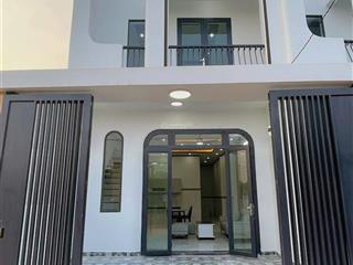 Chủ đi nước ngoài gửi bán nhà 1 trệt 1 lầu ngay đ. đồng khởi  gần cx 75 chỉ 650tr nhận nhà ở ngay