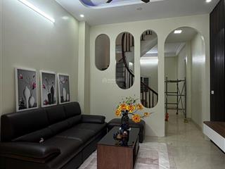 Chính chủ bán nhà 36m2 3 tầng lô góc đường thông oto đỗ cửa