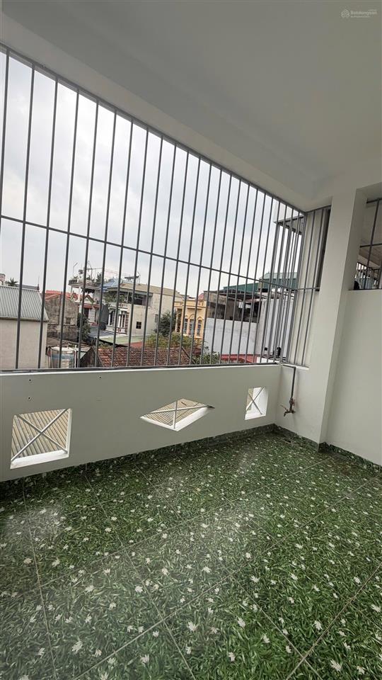 Chính chủ bán nhà 36m2 3 tầng lô góc đường thông oto đỗ cửa