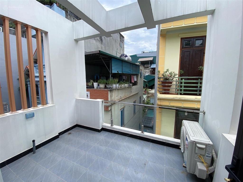 Siêu phẩm đình thôn 4 tầng thang máy, ô tô đỗ cửa nhà siêu đẹp ở ngay