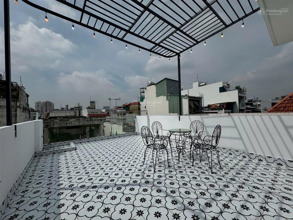 Mặt tiền phan xích long siêu hiếm, ngang 8m, 150m2, bốn lầu, 6 phòng ngủ 70tr