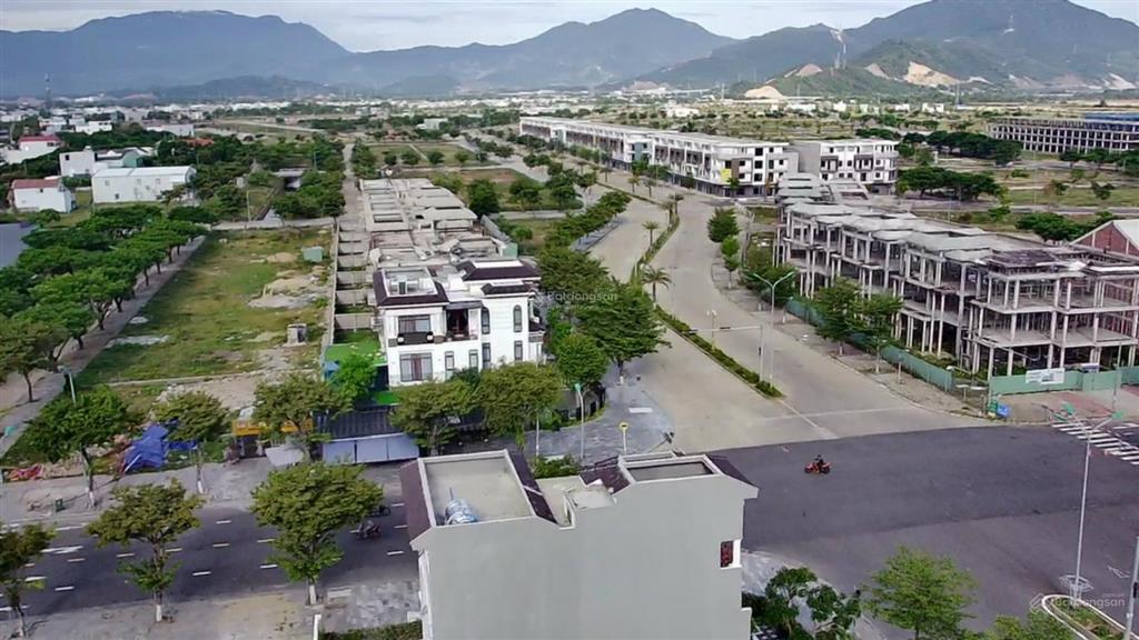 Chính chủ bán lô đất nền khu c1 golden hill hướng đông nam, sạch đẹp, 120m2 sổ cá nhân hỗ trợ vay