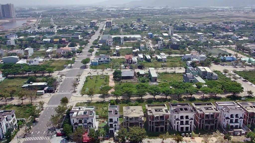 Chính chủ bán lô đất nền khu c1 golden hill hướng đông nam, sạch đẹp, 120m2 sổ cá nhân hỗ trợ vay