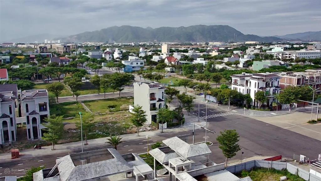 Chính chủ bán lô đất nền khu c1 golden hill hướng đông nam, sạch đẹp, 120m2 sổ cá nhân hỗ trợ vay