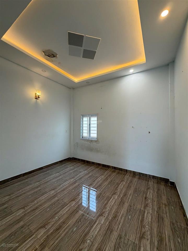 Bán gấp nhà 2 tầng lê trọng tấn,tân phú 3,7 x 12 nhỉnh 5 tỷ, hẻm 4m