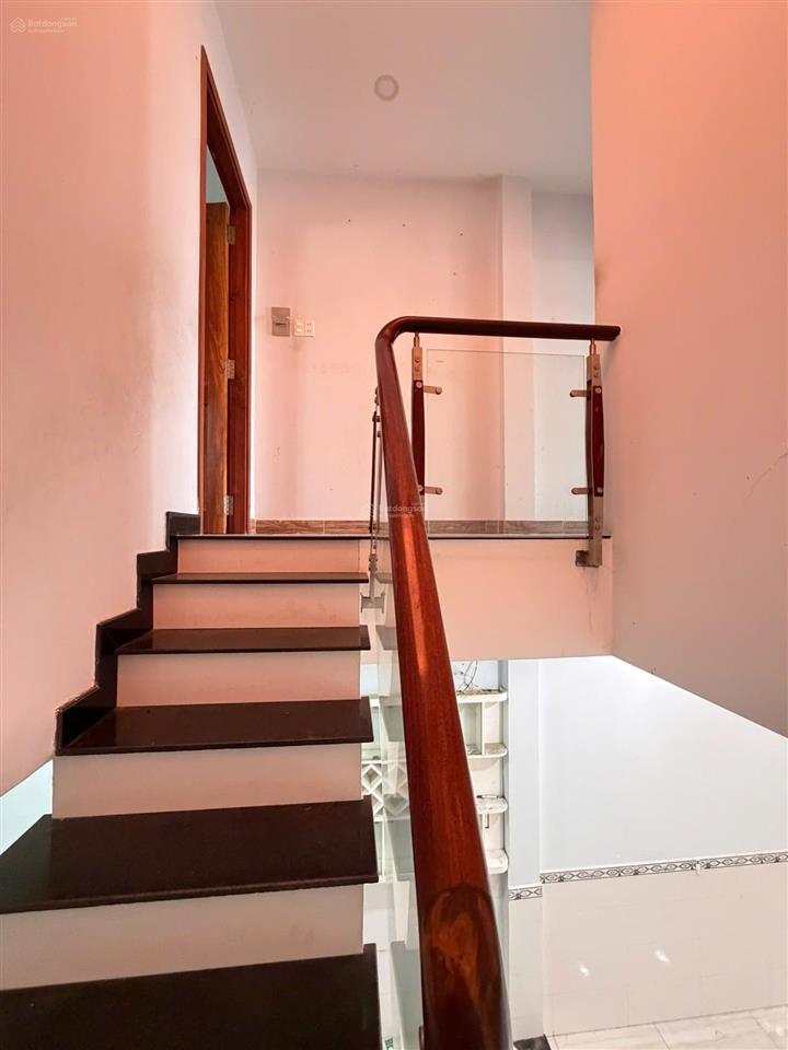 Bán gấp nhà 2 tầng lê trọng tấn,tân phú 3,7 x 12 nhỉnh 5 tỷ, hẻm 4m